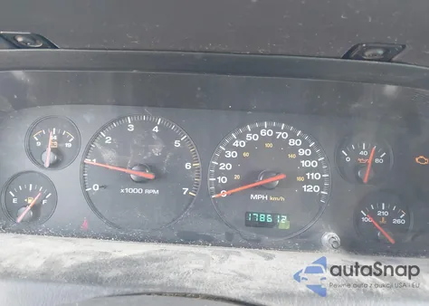 2001 Jeep Grand Cherokee Laredo z USA, uszkodzony, nr VIN 1J4GW48S71C649699